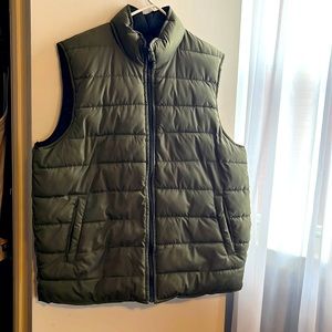 Reversible puffer vest. Gap. XL. Olive/Black.